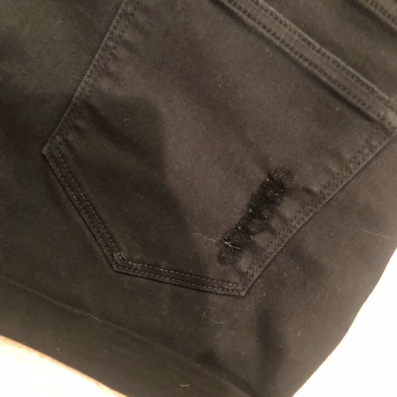 Boyfriend Fitted Shorts - Picture 3 of 5